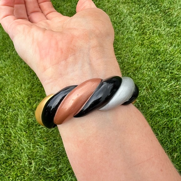 Vintage Acrylic Swirl Bangle Bracelet - Picture 4 of 12